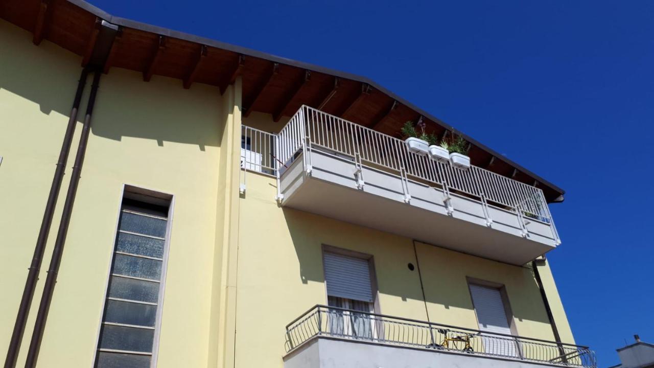 Casa Klimt Vicinissima Al Mare Parcheggio Privato Gratuito Se Disponibile Apartment Pescara Exterior photo