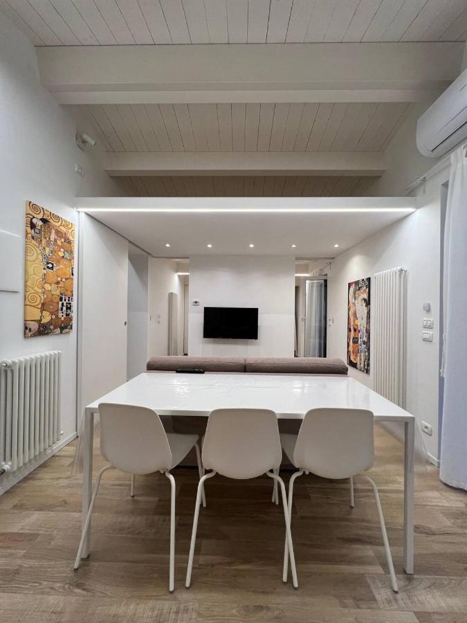 Casa Klimt Vicinissima Al Mare Parcheggio Privato Gratuito Se Disponibile Apartment Pescara Exterior photo
