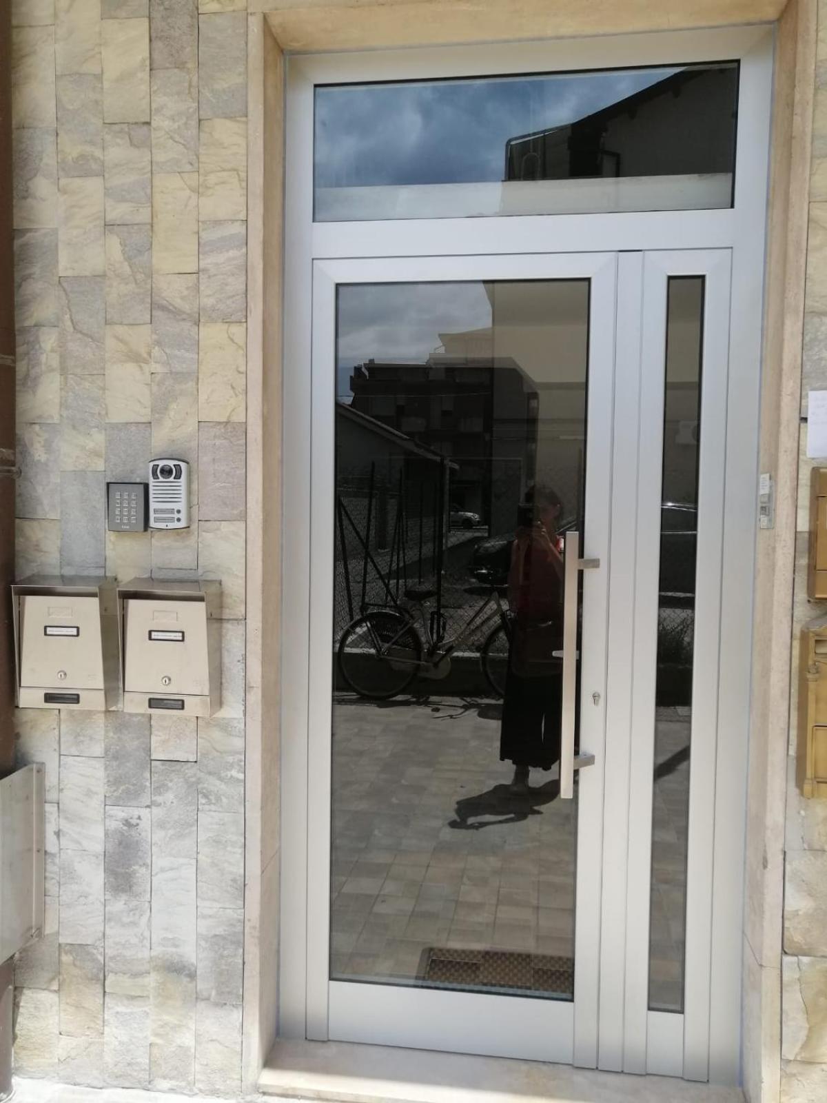 Casa Klimt Vicinissima Al Mare Parcheggio Privato Gratuito Se Disponibile Apartment Pescara Exterior photo